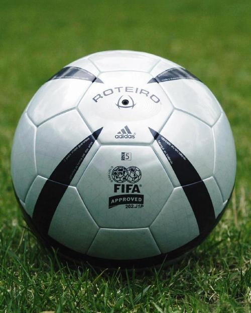 用户张先生使用球探即时比分的真实场景